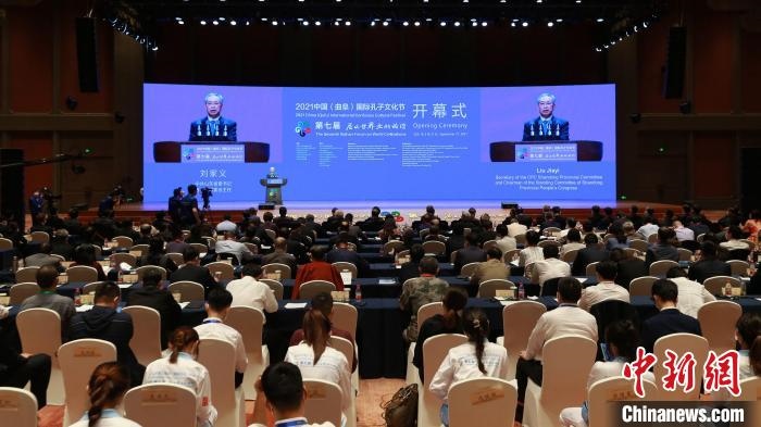 中共山東省委書記劉家義致辭?！×籂?攝