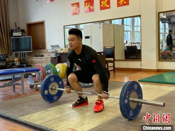 石智勇訓(xùn)練場景?！×植?攝