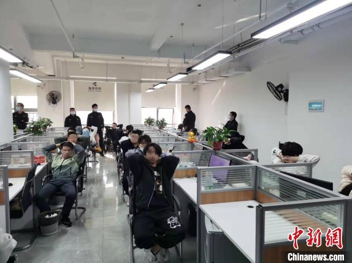 抓捕現(xiàn)場?！￠L沙市公安局供圖