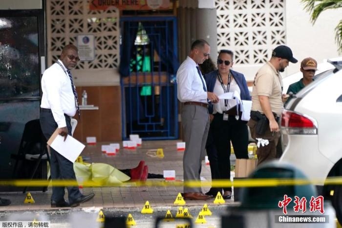 當(dāng)?shù)貢r間5月30日凌晨，位于美國佛羅里達(dá)州東南部的邁阿密戴德縣發(fā)生大規(guī)模槍擊事件，造成2人死亡、20多人受傷。圖為槍擊案現(xiàn)場。