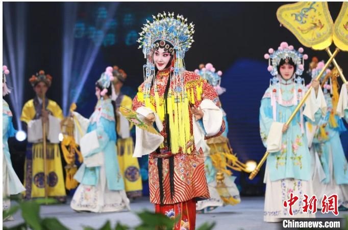 圖為，漢劇《貴妃醉酒》演出現(xiàn)場(chǎng) 武漢文旅局供圖