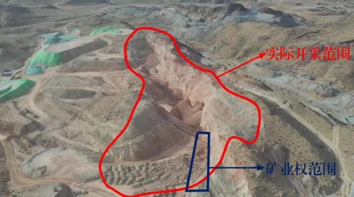 2021年12月11日，督察組使用無(wú)人機(jī)拍攝，銅鐵溝礦礦業(yè)權(quán)面積僅6.9畝，越界開采達(dá)182畝，超出26.4倍；實(shí)際開采深度達(dá)35米，遠(yuǎn)超采礦許可證允許開采深度要求
