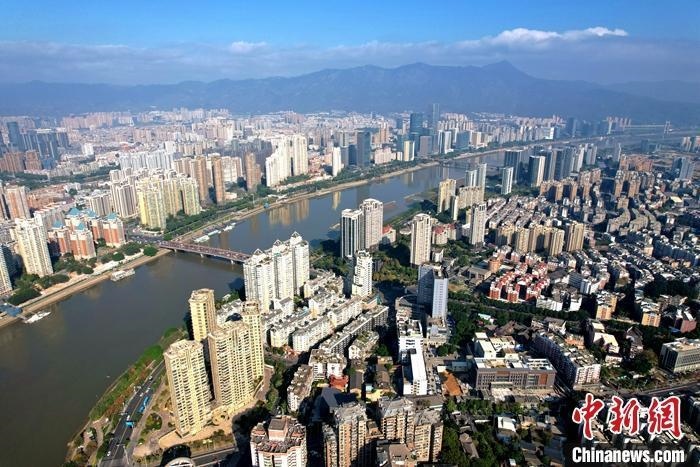 資料圖：城市高樓林立。 <a target='_blank' href='/'>中新社</a>記者 王東明 攝