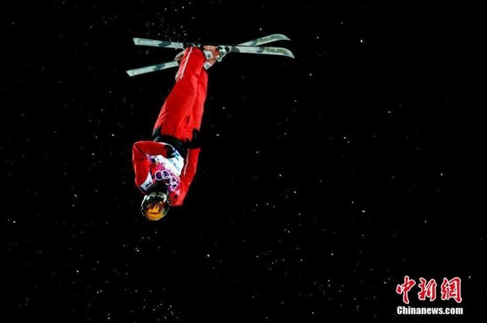 徐夢桃在比賽中。<a target='_blank' href='/'>中新社</a>記者 富田 攝