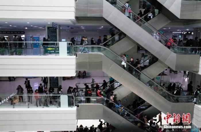 資料圖：某醫(yī)院門診樓。 <a target='_blank' href='/'>中新社</a>記者 殷立勤 攝
