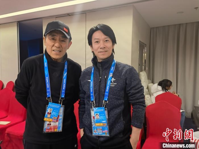 張文海與張藝謀的合影?！埼暮?供圖