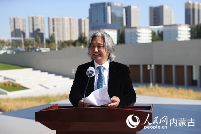 全國政協(xié)副秘書長、民盟中央專職副主席、中國美術(shù)館館長、中國城市雕塑家協(xié)會(huì)主席吳為山開幕致辭。王劭凱攝