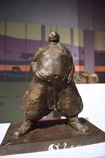 吳為山作品《大草原》。人民網(wǎng)記者富麗娟攝