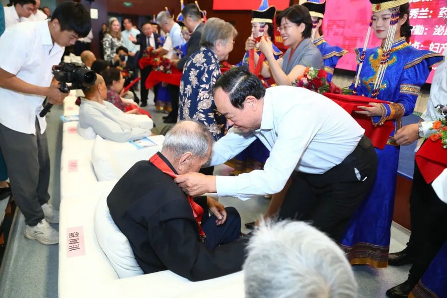 1694140733116839.jpg 02.jpg