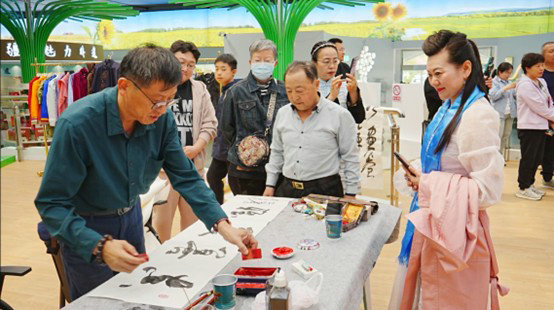 1745672636109292.jpg 奶茶2.jpg