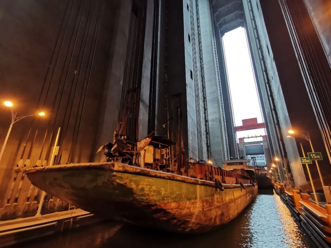 向家壩升船機船廂。鄭慶攝