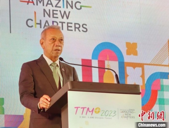 泰國旅游及體育部部長皮帕在開幕式上致辭。 趙婧楠 攝