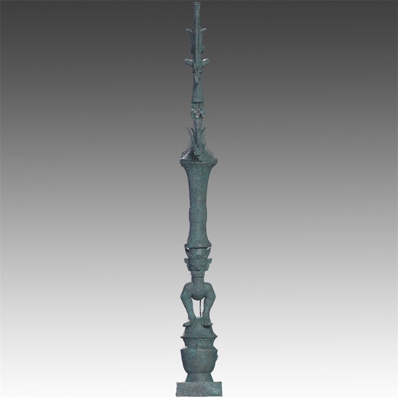 銅罍座倒立鳥足頂尊神像。四川省文物考古研究院供圖