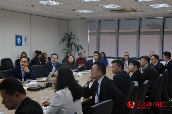 與會(huì)代表參與座談交流。（人民網(wǎng)記者 時(shí)元皓攝）