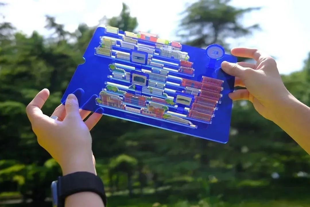 北京工業(yè)大學(xué)新版錄取通知書。校方供圖