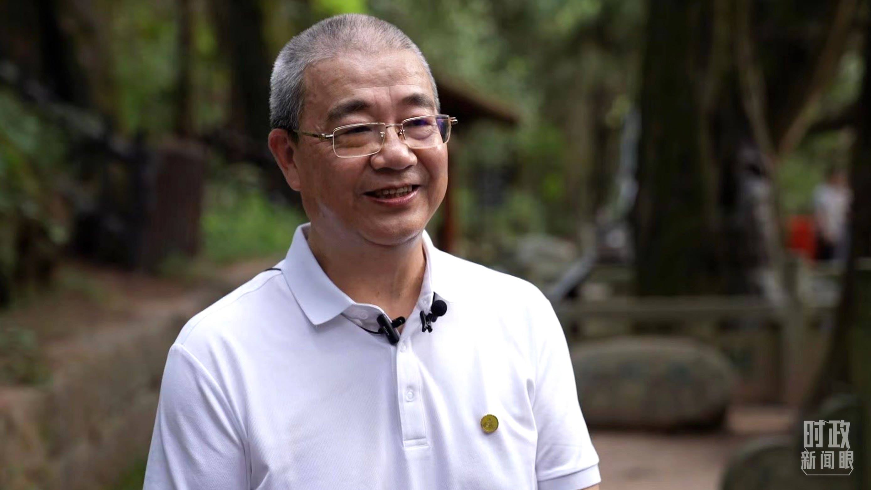 △廣元蜀道文化研究會蔡東洲教授。（總臺央視記者賈林拍攝）