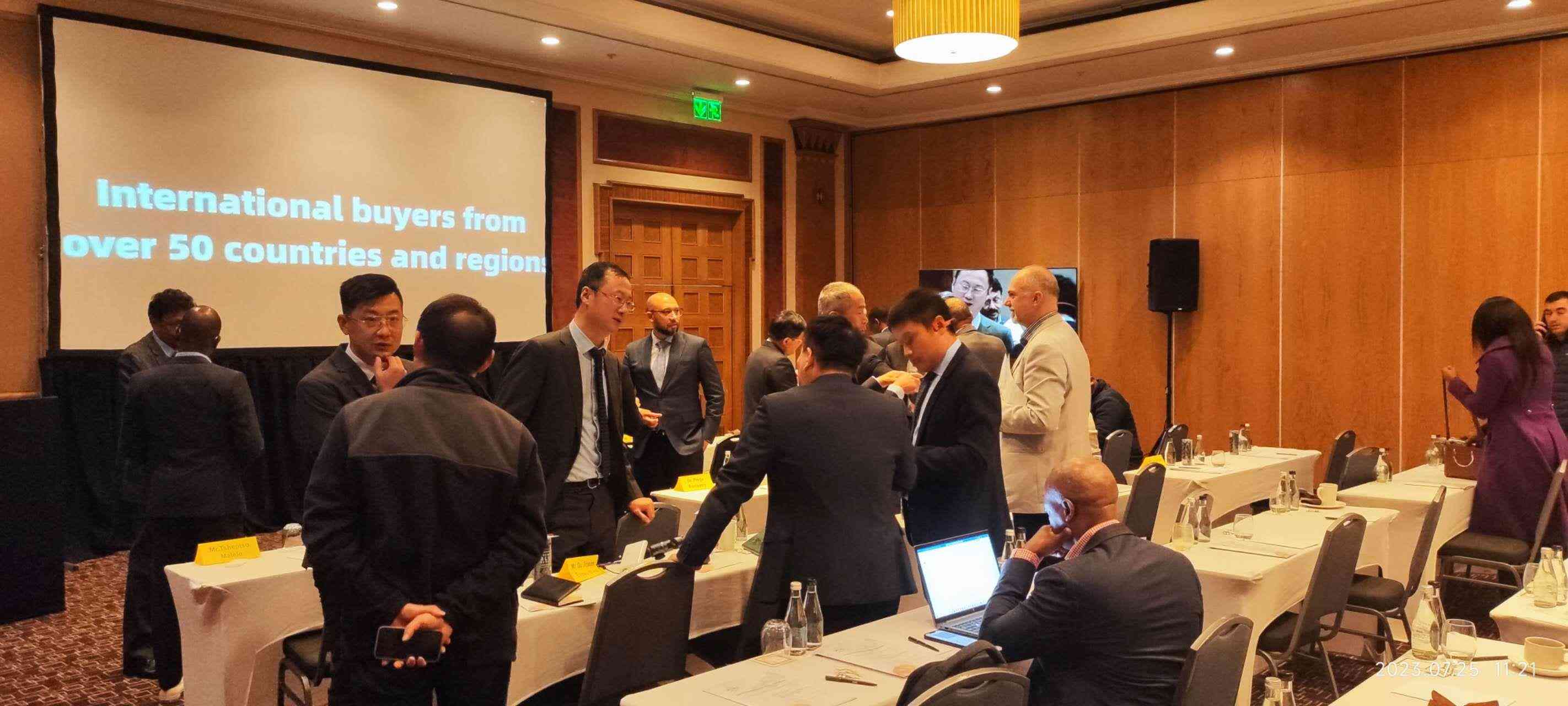 中南企業(yè)現(xiàn)場(chǎng)交流。圖片來(lái)源：貿(mào)促會(huì)