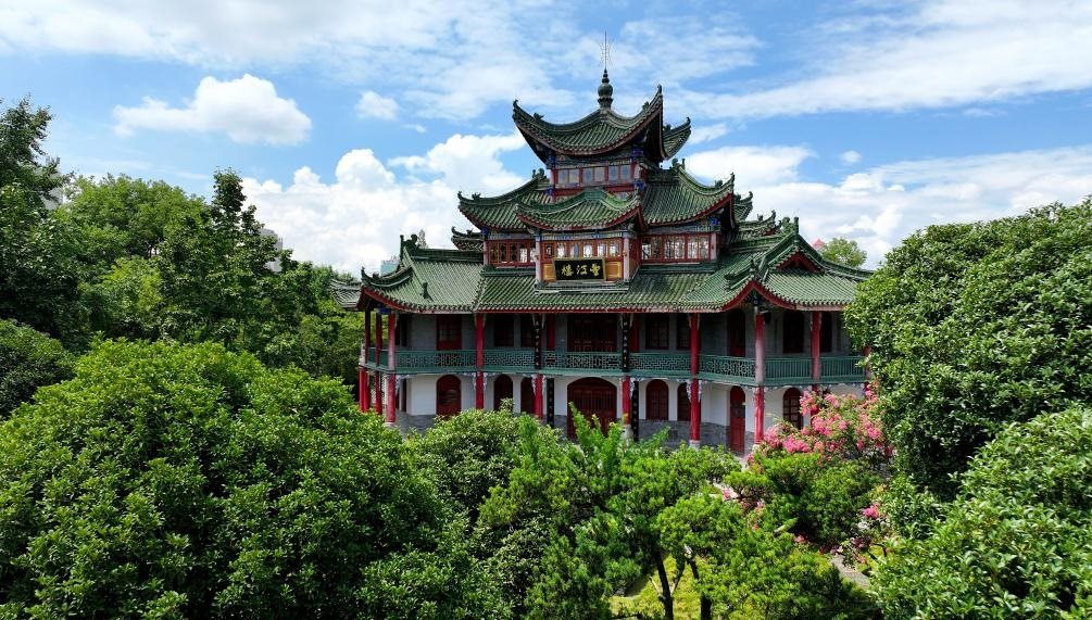 近日拍攝的陜西省漢中市博物館望江樓。新華社記者 劉瀟 攝