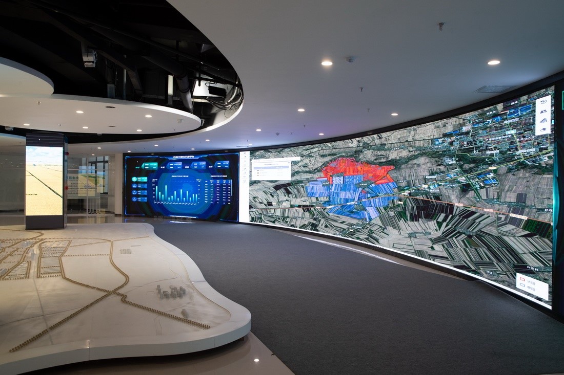 黑龍江省慶安縣數(shù)字農(nóng)業(yè)指揮中心平臺(tái)上展示的黑土地情況（4月26日攝）。新華社記者 張濤 攝