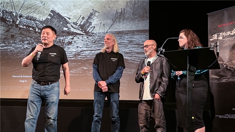 導(dǎo)演方勵以及團隊成員分享體會。郭錦標(biāo)攝