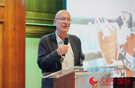 旅?作家魯珀特·帕克分享張家界旅行照片。人民網(wǎng) 郭錦標攝