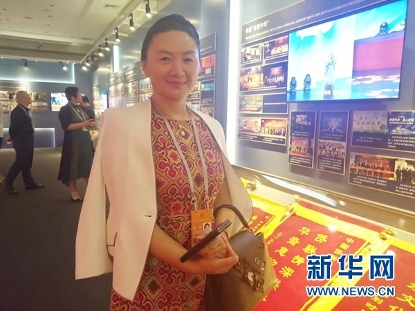 英國川商聯(lián)合總會會長宋汶栗。新華網(wǎng)記者 侯強(qiáng) 攝