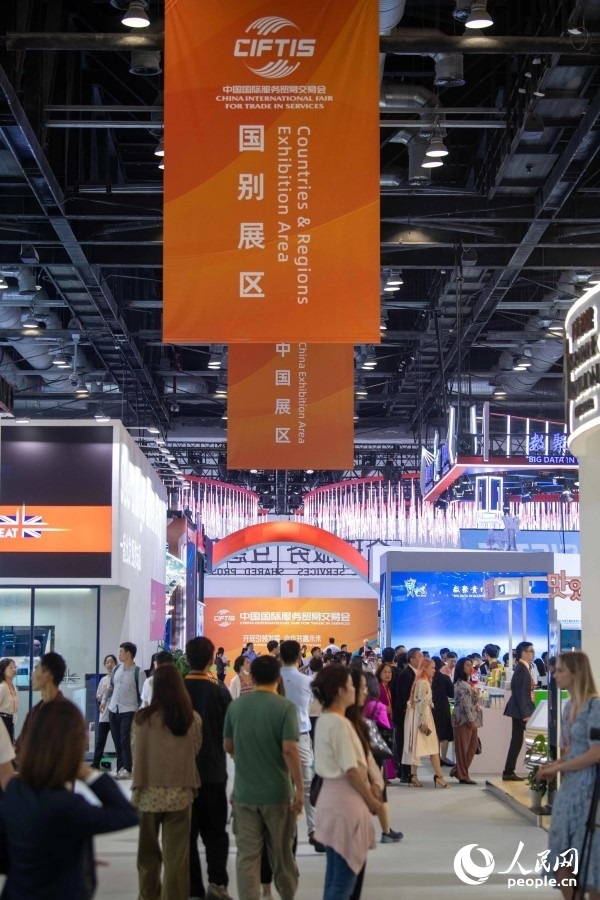 9月2日，服貿會國別展區(qū)，人流如潮。人民網(wǎng)記者 翁奇羽攝