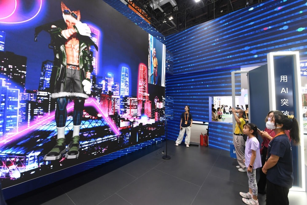 這是9月2日在國(guó)家會(huì)議中心拍攝的一款數(shù)字人。新華社記者 任超 攝