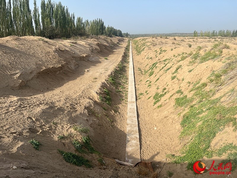 斗渠改造后，大大提高了輸水效率。人民網(wǎng)記者 常雪梅攝