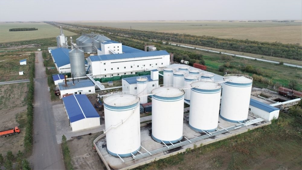 這是2022年9月2日在哈薩克斯坦北哈薩克斯坦州拍攝的愛菊農(nóng)產(chǎn)品物流加工園區(qū)（無人機照片）。新華社發(fā)（奧斯帕諾夫攝）