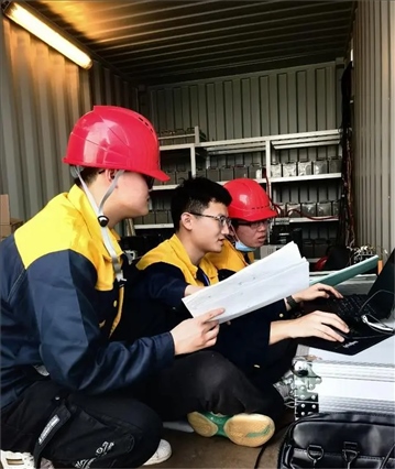 △2022年，長征十一號(hào)運(yùn)載火箭在我國黃海以“一箭五星”方式成功發(fā)射。哈爾濱工程大學(xué)船海結(jié)構(gòu)物安全與舒適性團(tuán)隊(duì)為發(fā)射船進(jìn)行結(jié)構(gòu)動(dòng)態(tài)監(jiān)測。