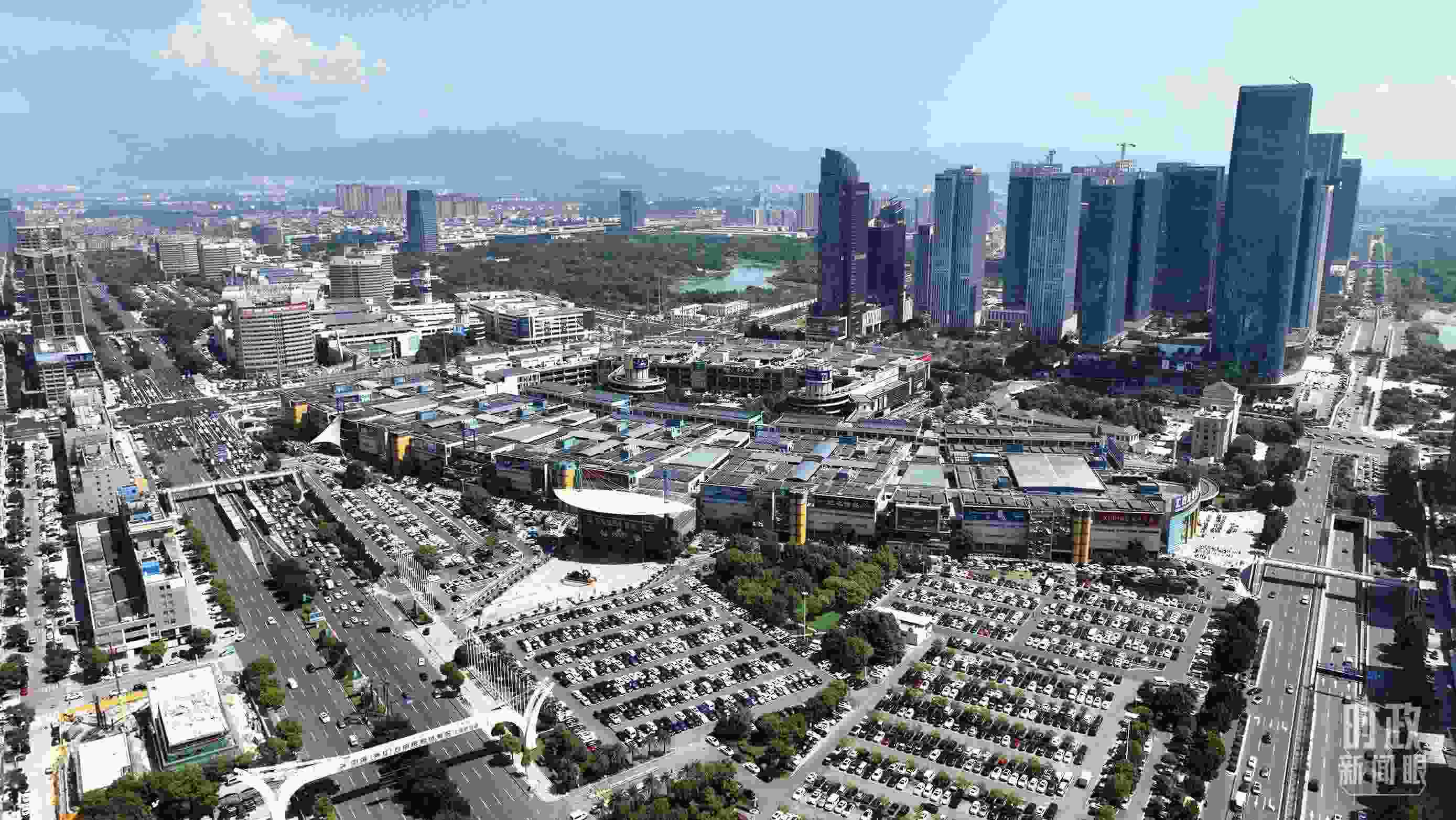 △義烏國際商貿(mào)城航拍。（總臺央視記者羅瀟拍攝）