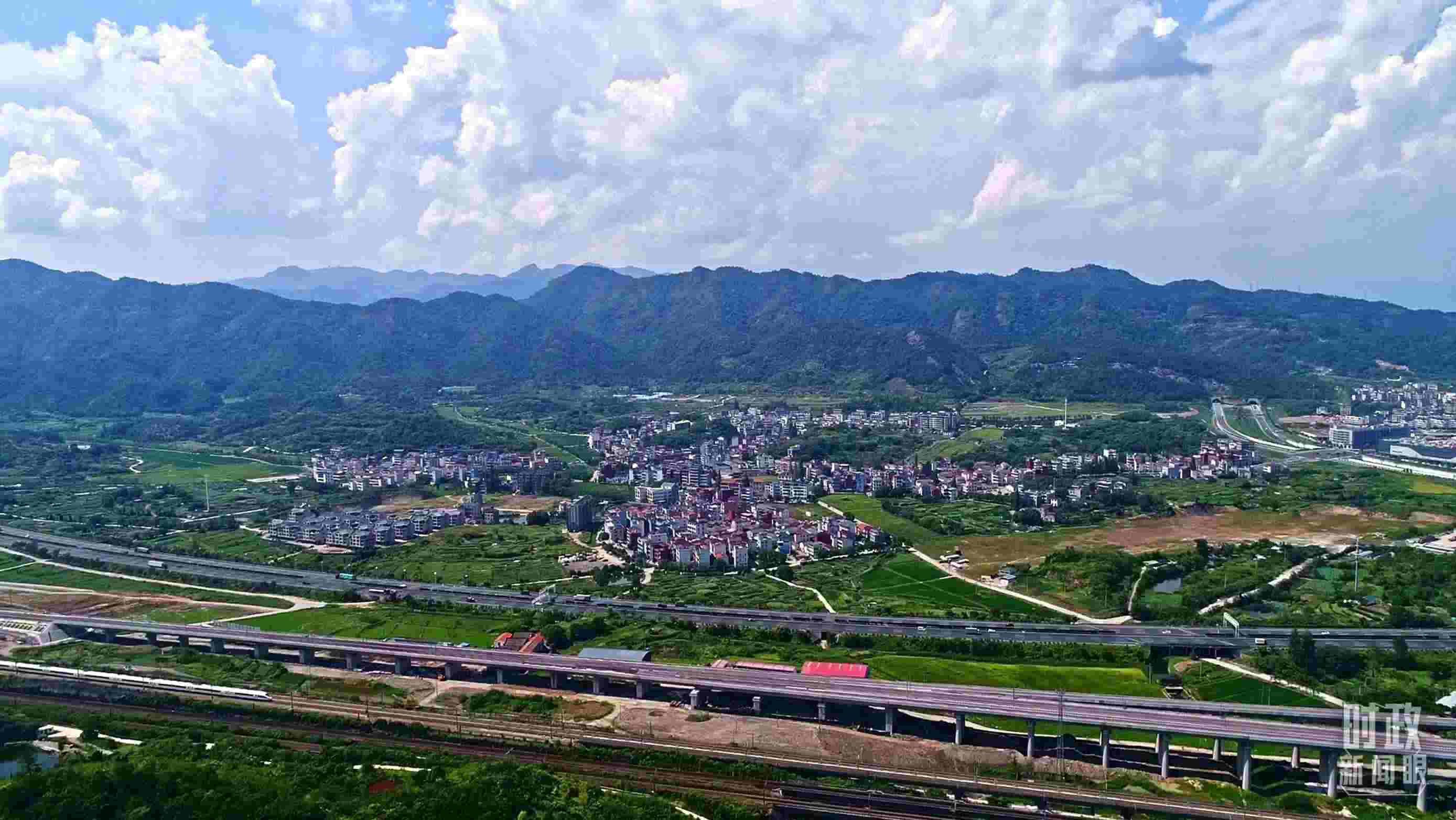 △李祖村航拍。（總臺央視記者范凱拍攝）