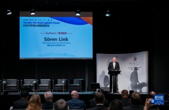 9月21日，在德國杜伊斯堡，杜伊斯堡市市長澤倫·林克出席2023新絲路物流論壇并致辭。新華社記者 張帆 攝