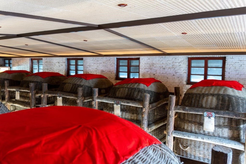 西鳳酒“酒?！辟A存庫(kù) 王哲攝