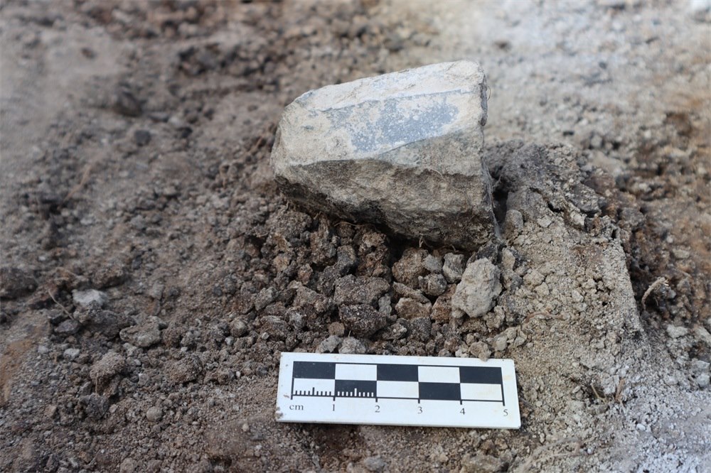 石葉石核出土場景。國家文物局供圖