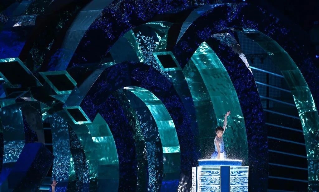 △9月23日，杭州第19屆亞洲運(yùn)動(dòng)會(huì)開(kāi)幕式迎賓表演《水潤(rùn)秋輝》。