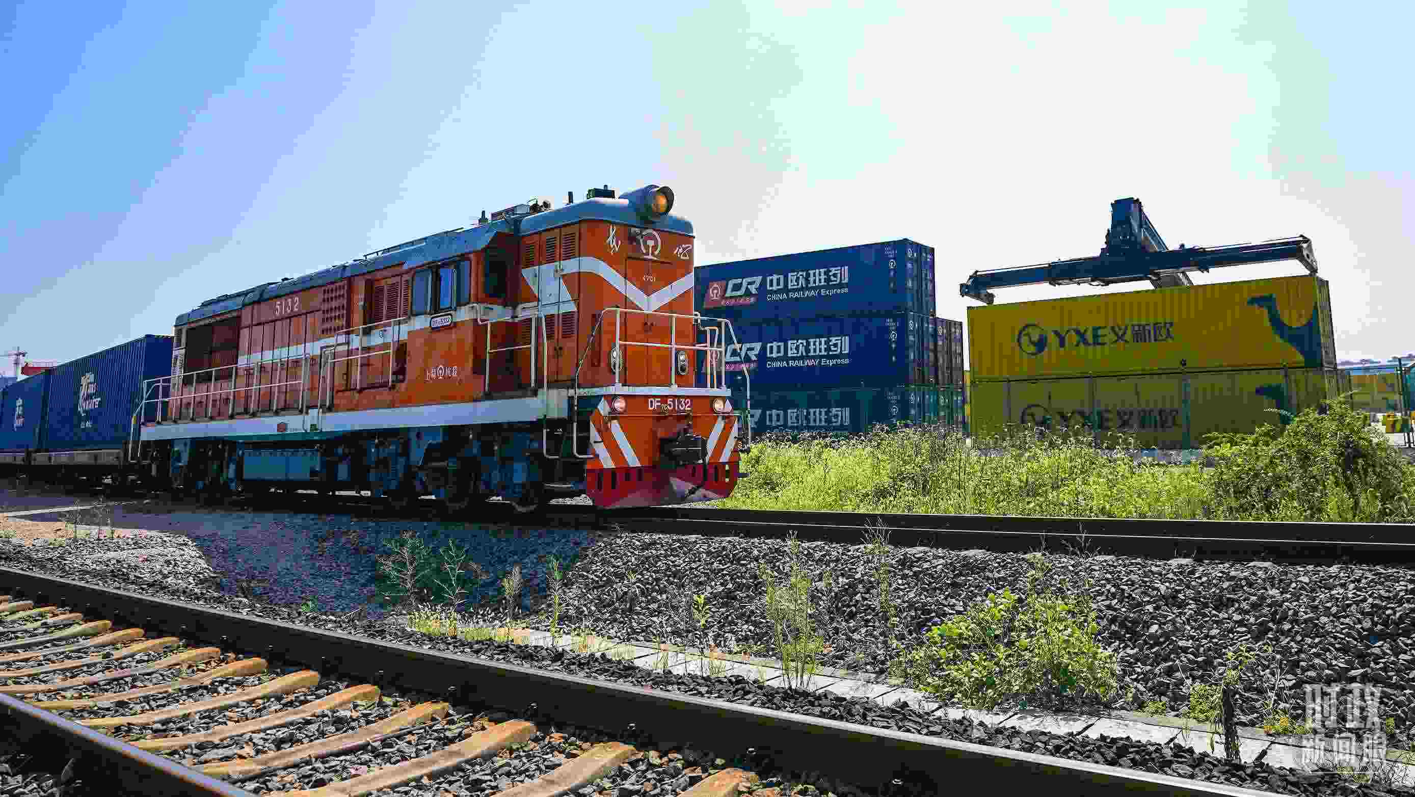 △“義新歐”中歐班列。（總臺(tái)國(guó)廣記者李晉拍攝）