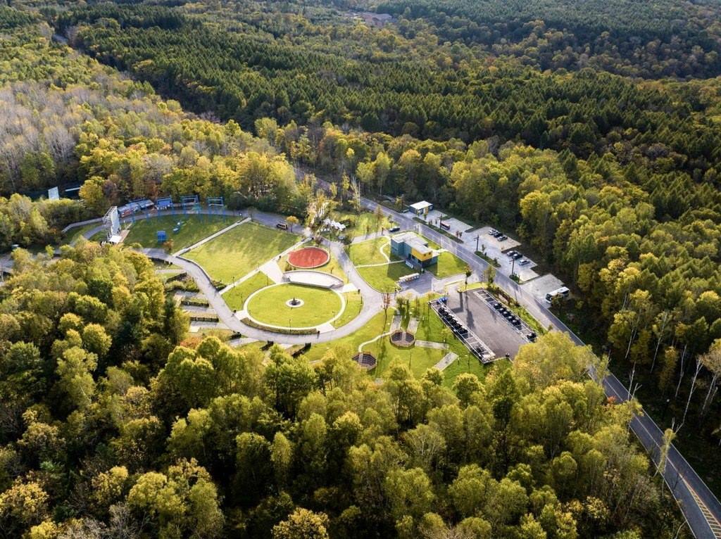 長白山華美勝地已實(shí)現(xiàn)“綠電”直供。嚴(yán)磊攝