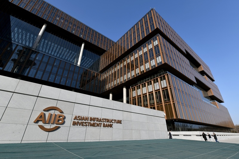 這是位于北京朝陽(yáng)區(qū)的亞洲基礎(chǔ)設(shè)施投資銀行總部大樓。