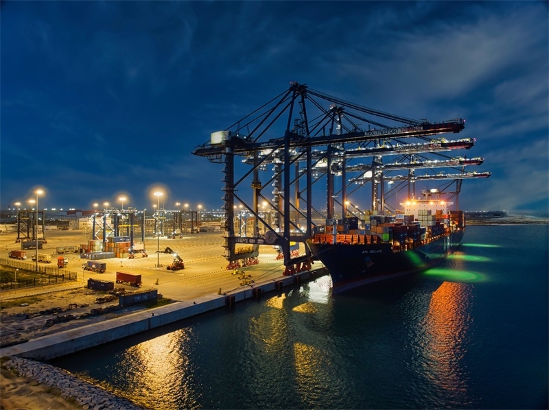 萊基港實(shí)行7×24小時(shí)裝卸作業(yè)機(jī)制。受訪者供圖