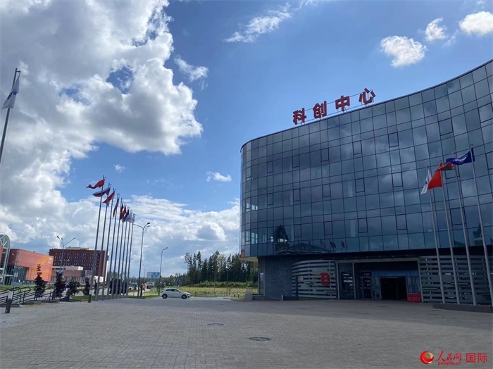 中白科技成果產(chǎn)業(yè)化創(chuàng)新中心大樓。人民網(wǎng)記者 王震攝