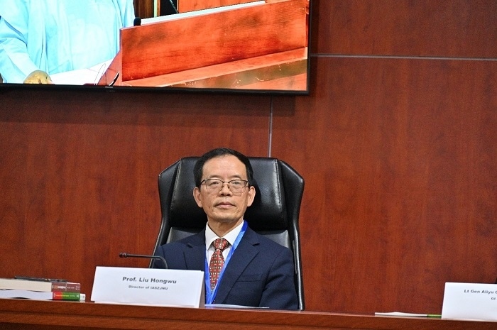 浙江師范大學(xué)非洲研究院院長(zhǎng)劉鴻武作會(huì)議總結(jié)。浙江師范大學(xué)非洲研究院供圖