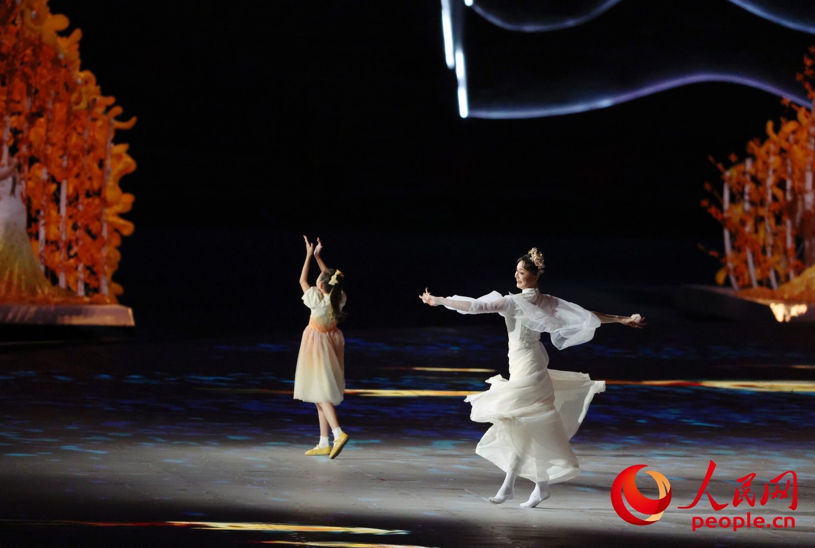 開幕式現(xiàn)場。人民網(wǎng) 周靜圓攝