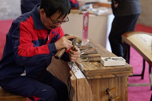 蘭考古箏制作展示。中央音樂學(xué)院供圖
