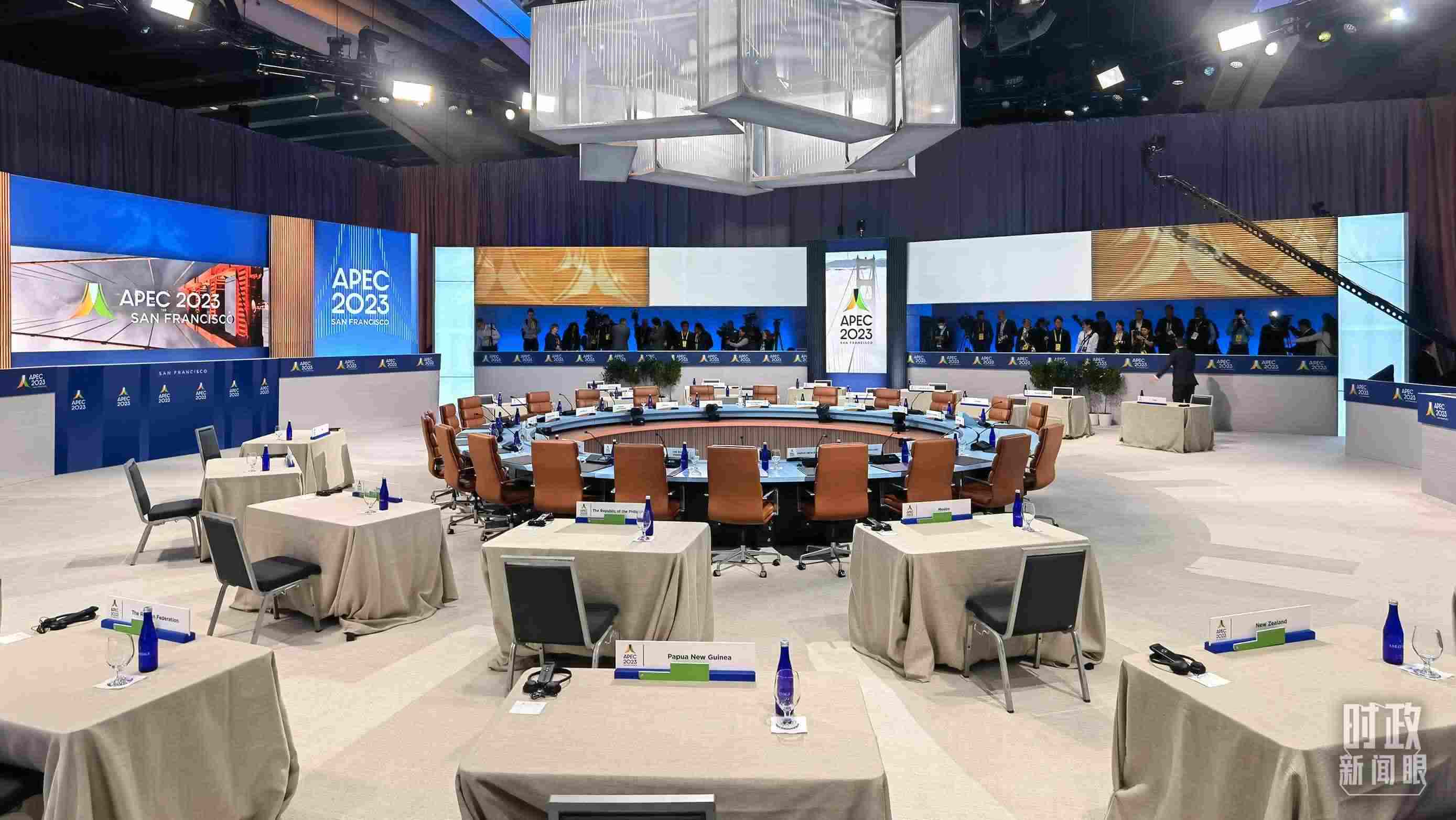 APEC第30次領(lǐng)導(dǎo)人非正式會議開始前的會場。（總臺央視記者石丞拍攝）
