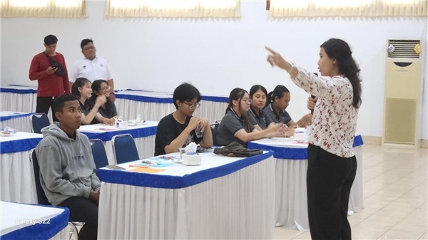 巴陵康孔子學院外方院長普拉巴介紹孔子學院情況。主辦方供圖