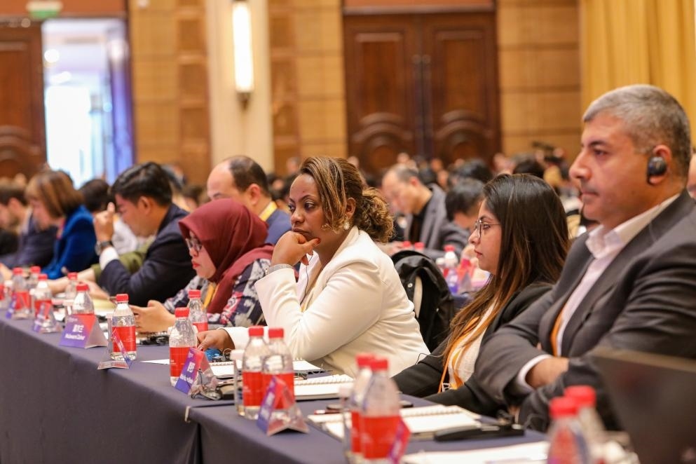 11月24日，論壇嘉賓在聆聽演講。新華社記者 辛夢(mèng)晨 攝