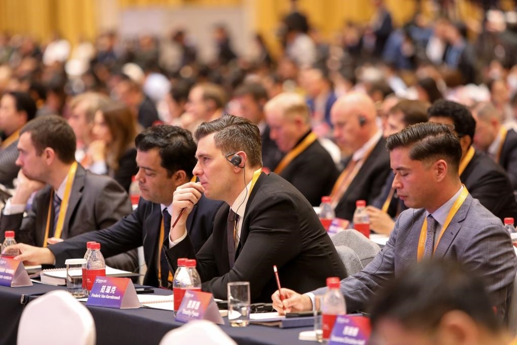 11月24日，論壇嘉賓在聆聽演講。新華社記者 辛夢(mèng)晨 攝