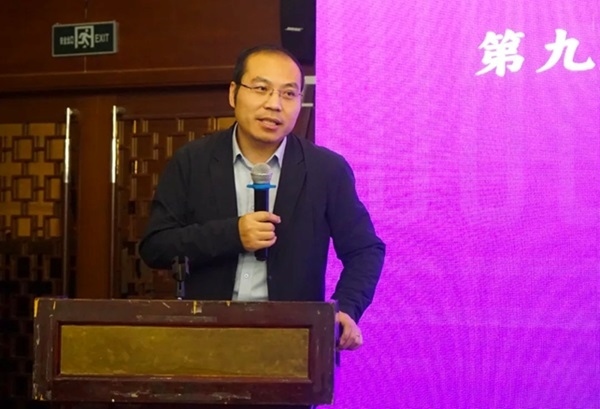 清華大學(xué)社會科學(xué)學(xué)院副院長、政治學(xué)系長聘教授孟天廣在研討會上總結(jié)發(fā)言。主辦方供圖